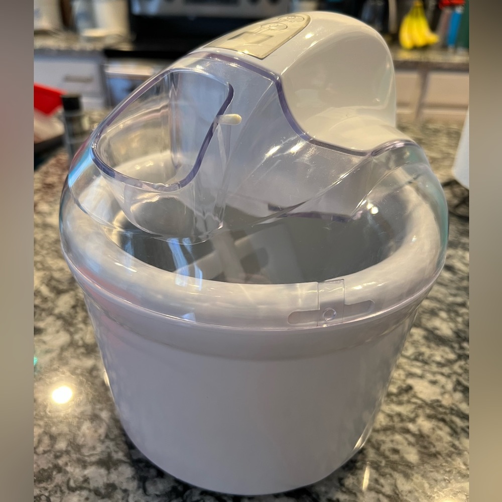 Pampered Chef Ice Cream Maker - used once!